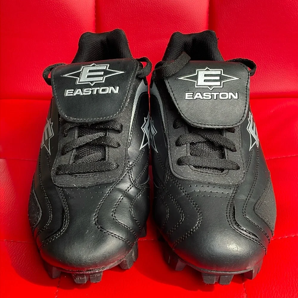🔥⚽️🥅 cleats- size : 9 - Picture 1 of 7